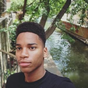 Meet your Posher, Deshaun